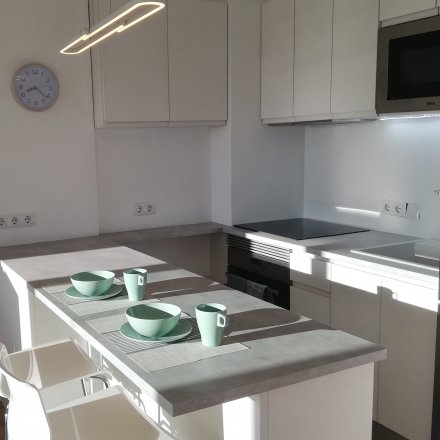 TIR24 Top Floor Apartment