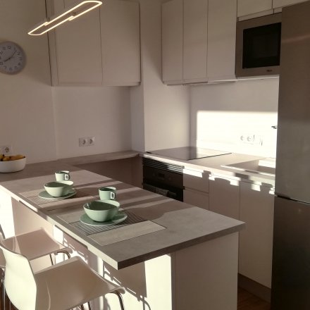 TIR24 Top Floor Apartment