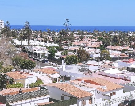 TIR24 Top Floor Apartment