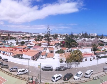 TIR24 Top Floor Apartment