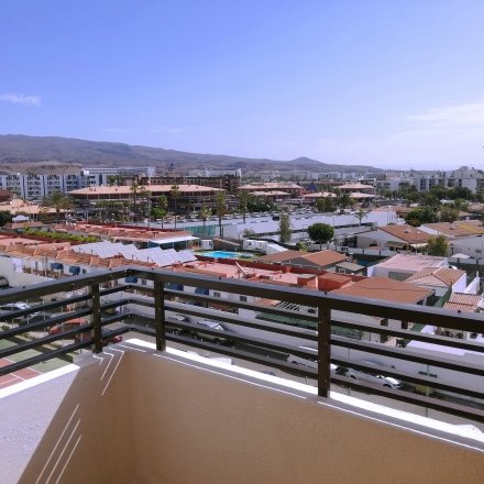 TIR24 Top Floor Apartment